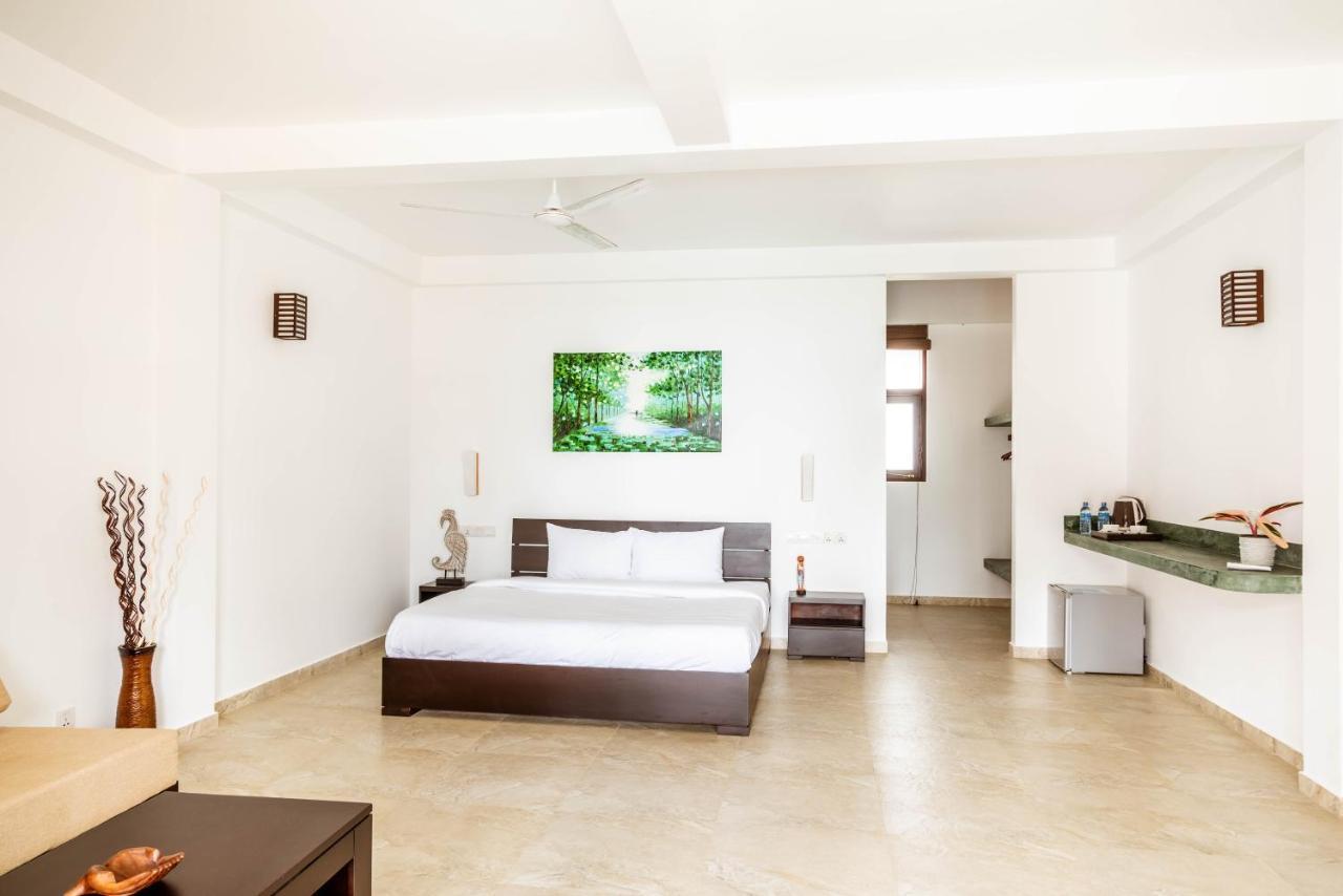 Green Parrot Beach Resort Tangalle Dış mekan fotoğraf