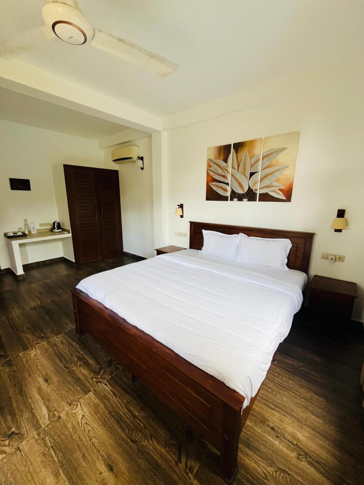 Green Parrot Beach Resort Tangalle Dış mekan fotoğraf