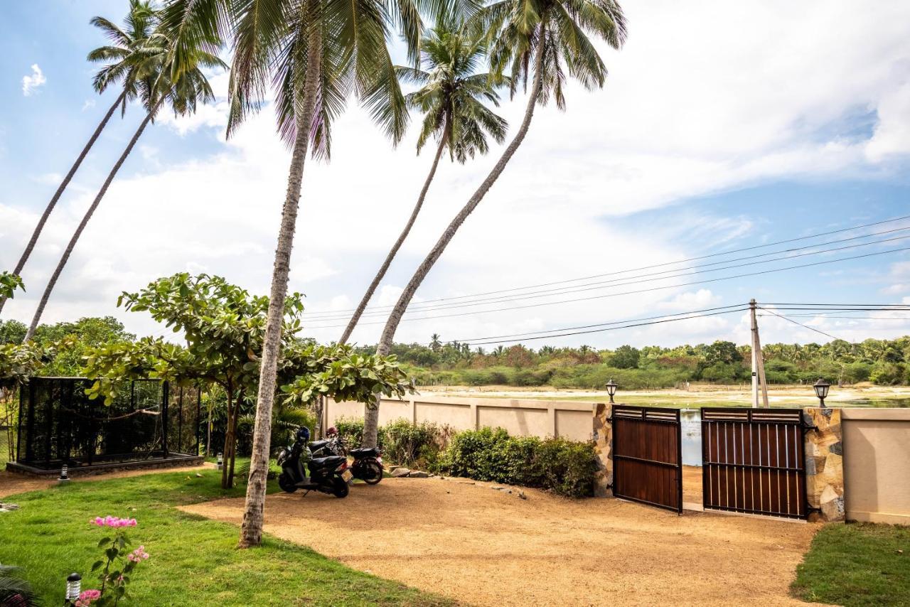 Green Parrot Beach Resort Tangalle Dış mekan fotoğraf