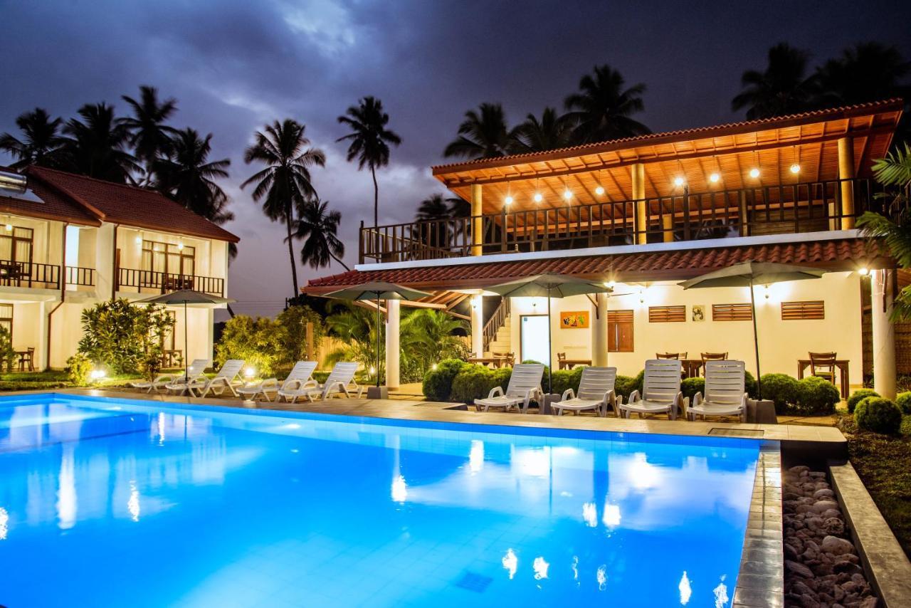 Green Parrot Beach Resort Tangalle Dış mekan fotoğraf