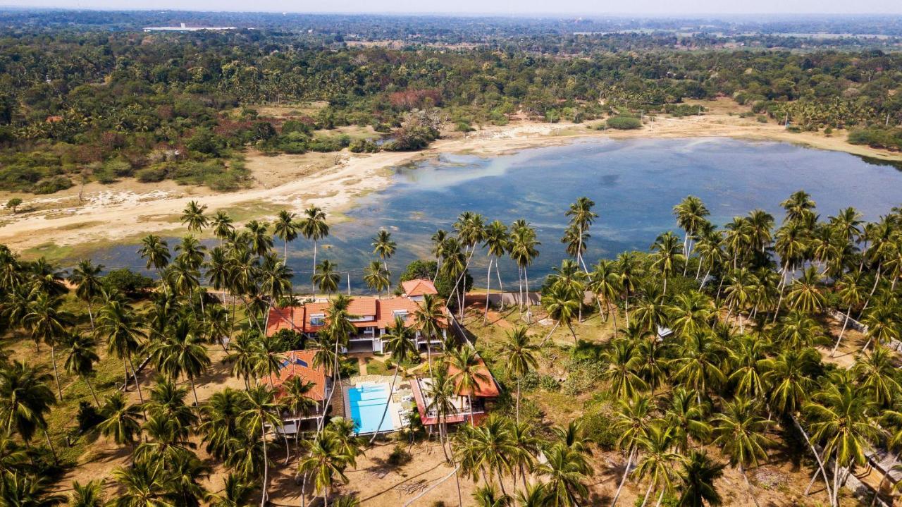 Green Parrot Beach Resort Tangalle Dış mekan fotoğraf